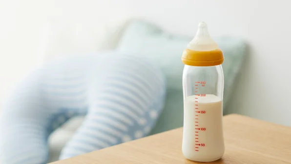Stitichezza nel neonato dopo il passaggio al latte artificiale: cause