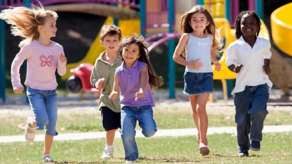 Eczema atopico nei bambini: flare-up primaverili, cause e quando l’acqua di mare può aiutare